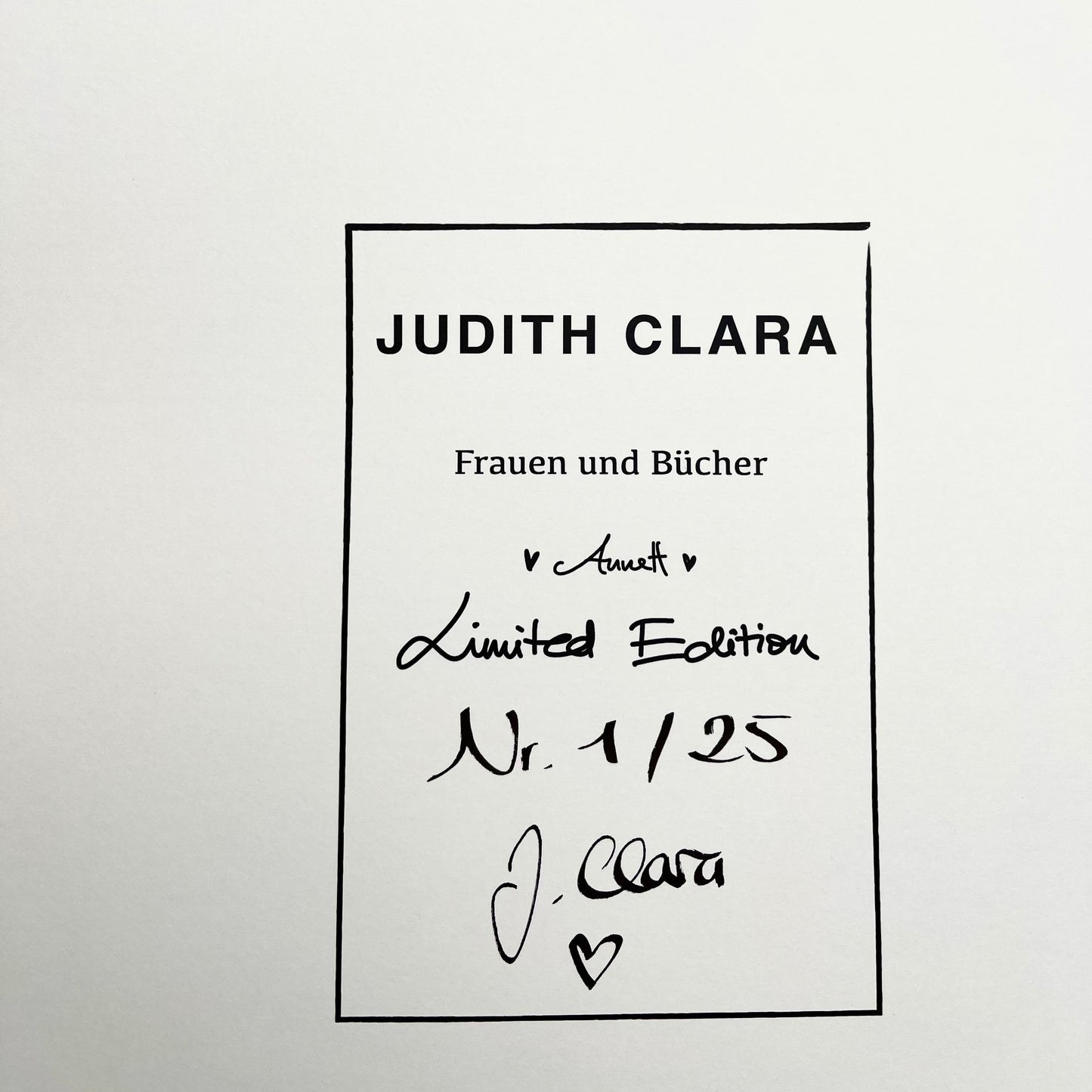Annett *Limited Edition* (creme weiß Papier)-Poster & Bildende Kunst-JUDITH CLARA-1-one-line-art